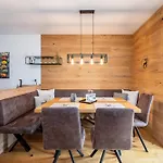 Apartment Planaiblick-lodge - By Mynests
